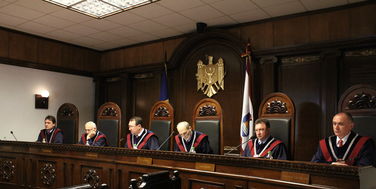 33 п конституционный суд. Конституционный суд Республики Молдова. Председатель парламента Молдавии. Верховный суд Молдавии. Судьи конституционного суда.